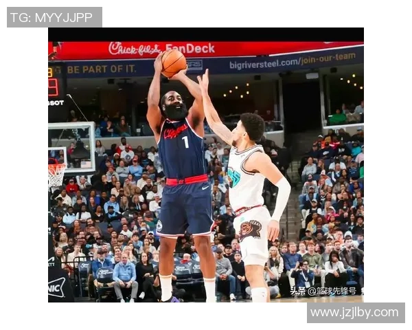 R刺与快船2017年经典对决回顾球场上的激情与荣耀交织 R刺与快船2017年经典对决回顾球场上的激情与荣耀交织