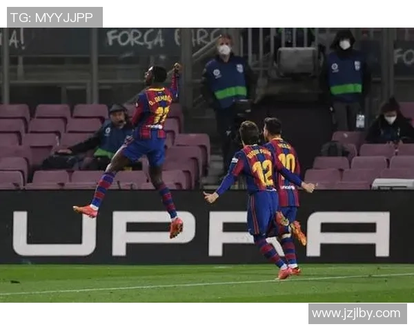 利物浦与巴萨激战正酣当前比分揭晓引发球迷热议 利物浦与巴萨激战正酣当前比分揭晓引发球迷热议