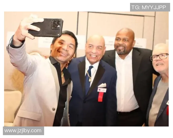 帕奎奥与霍恩的激烈对决结果揭晓,拳坛风云再起引发热议 帕奎奥与霍恩的激烈对决结果揭晓,拳坛风云再起引发热议